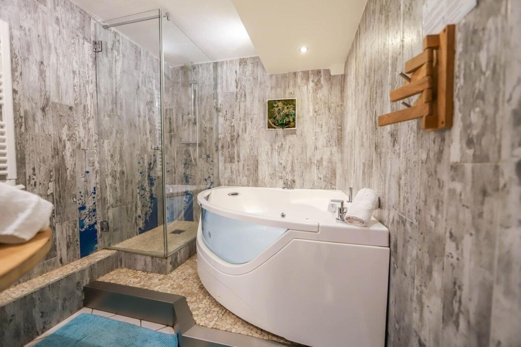 אנסי Le Cocon - Lofts & Lakes Certified 4-Stars מראה חיצוני תמונה